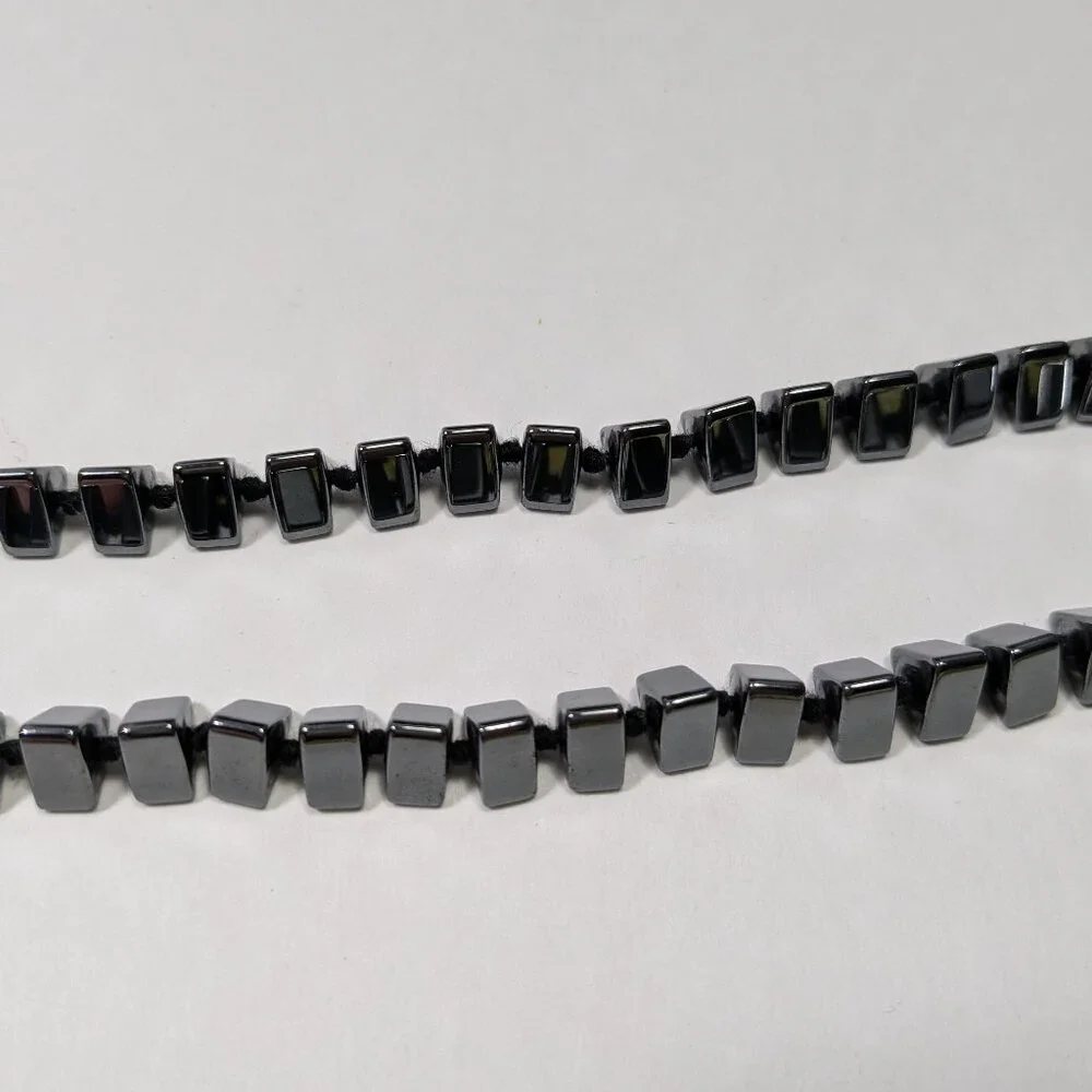 Black Triangular Stone Bead Necklace Knotted Classic Chic Goth Quiet Luxury